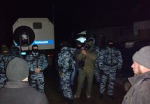 Обыск у Герая Куламетова. Фото: "Крымская солидарность"