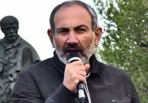 Никол Пашинян на митинге, 15.04.2018. Кадр видео "Радио Азатутюн"
