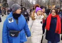 Марш материнского гнева: задержания в Петербурге, драка в Москве